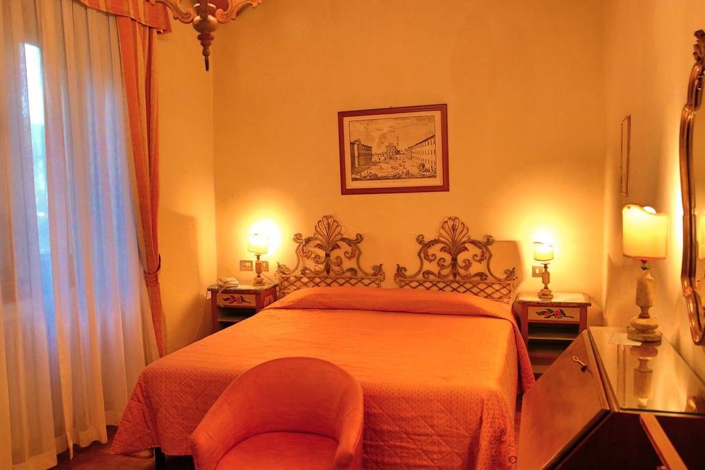 Hotel Villa Le Rondini Florencia Exterior foto