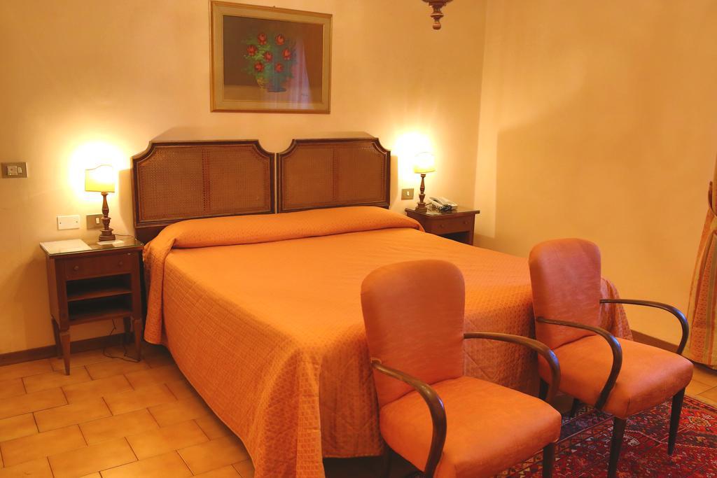 Hotel Villa Le Rondini Florencia Exterior foto