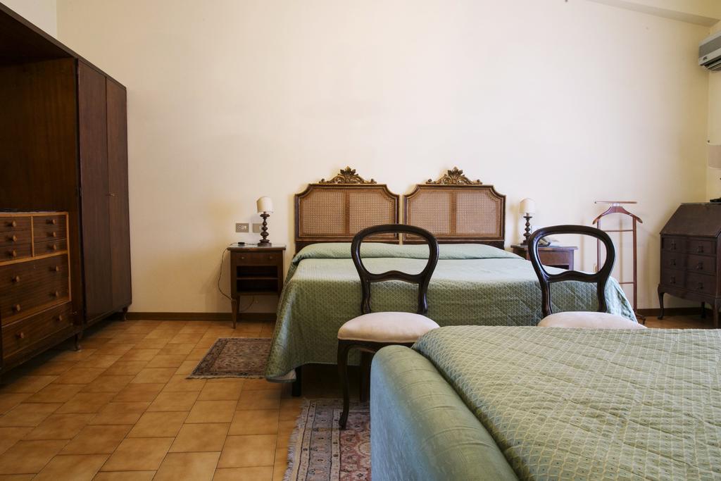 Hotel Villa Le Rondini Florencia Habitación foto