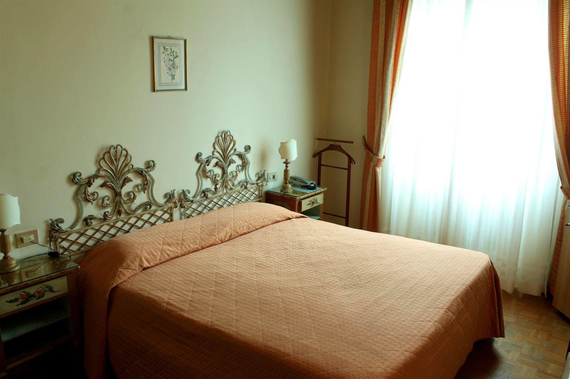 Hotel Villa Le Rondini Florencia Exterior foto